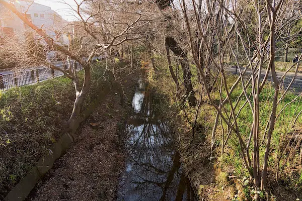 Canal along kaze no sampomichi street